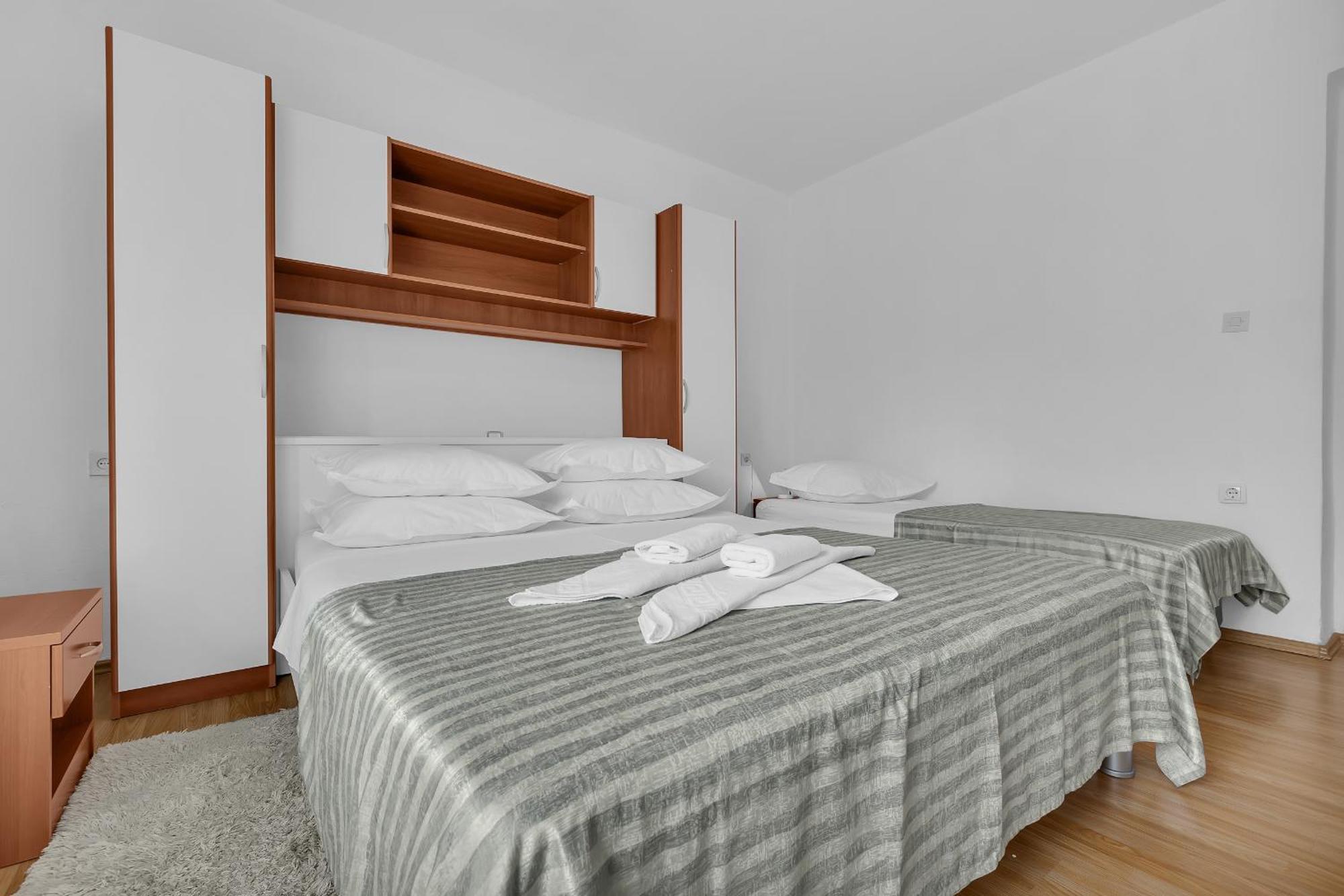 Apartment And Rooms Mila ماكارسكا المظهر الخارجي الصورة