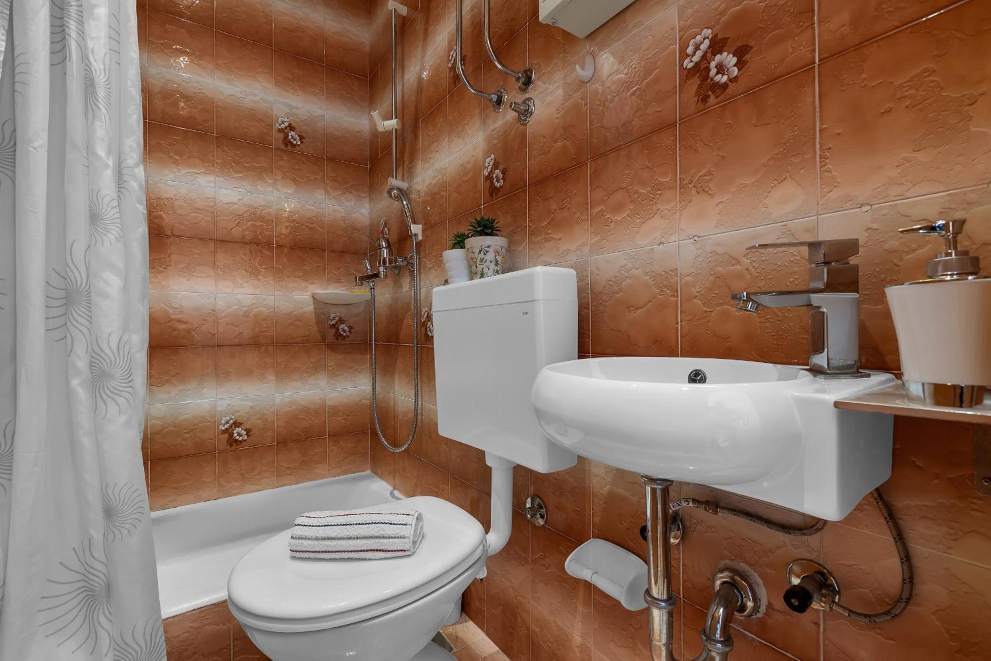 Apartment And Rooms Mila ماكارسكا المظهر الخارجي الصورة