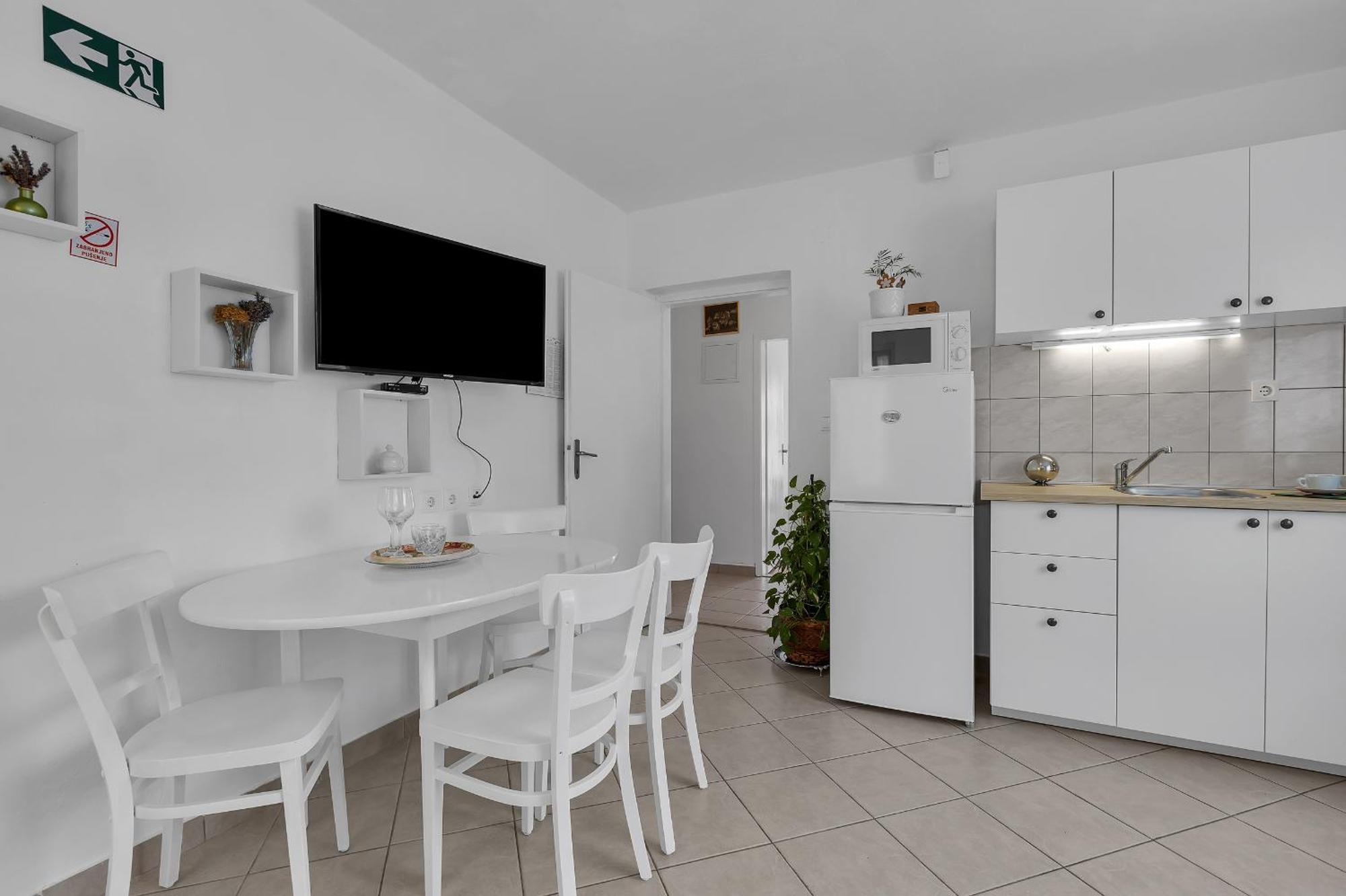 Apartment And Rooms Mila ماكارسكا المظهر الخارجي الصورة