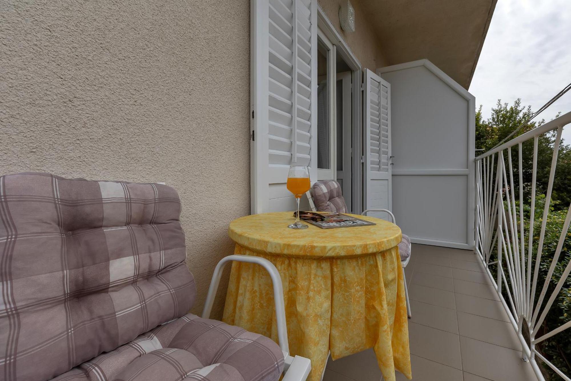 Apartment And Rooms Mila ماكارسكا المظهر الخارجي الصورة