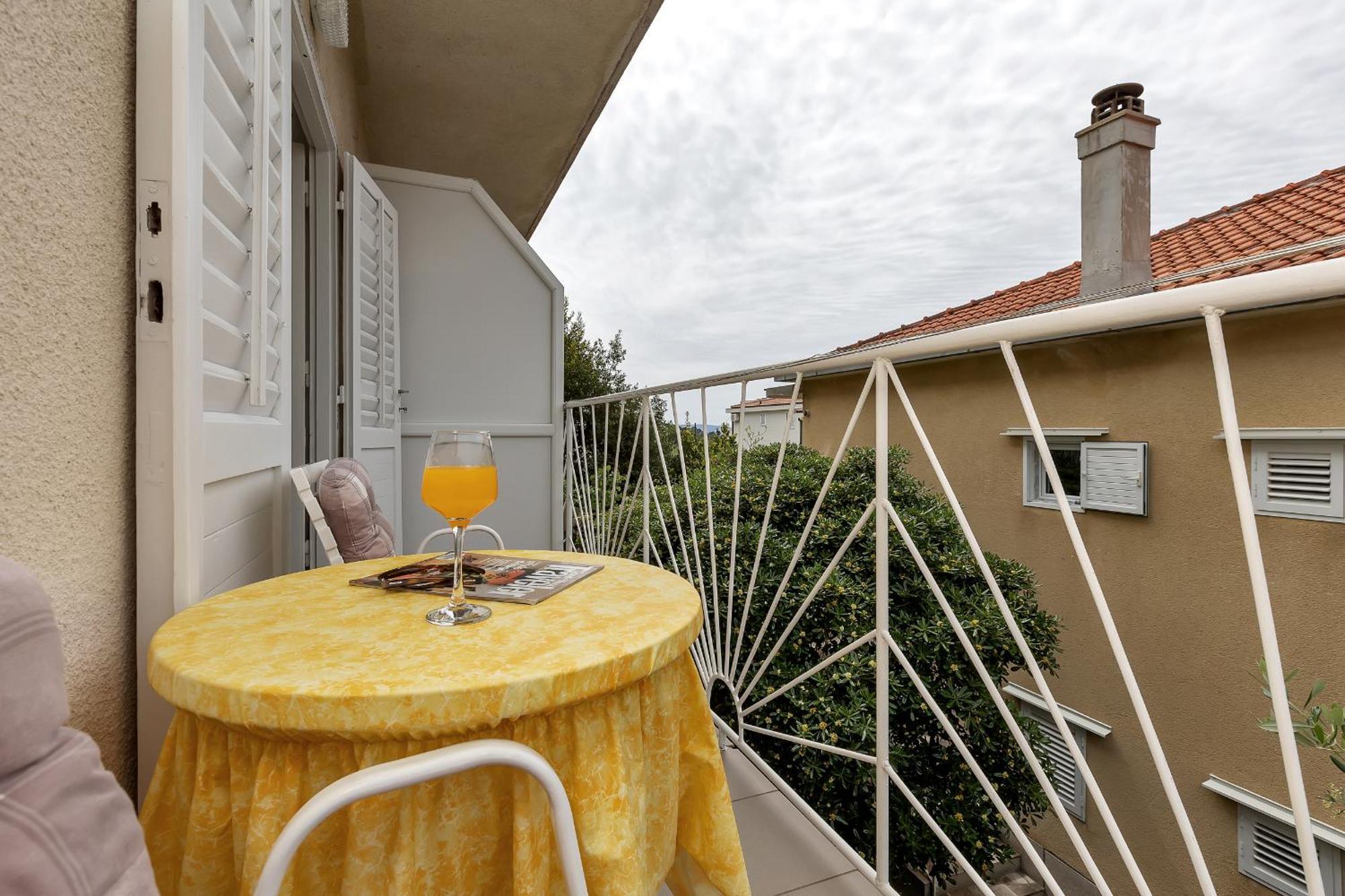 Apartment And Rooms Mila ماكارسكا المظهر الخارجي الصورة
